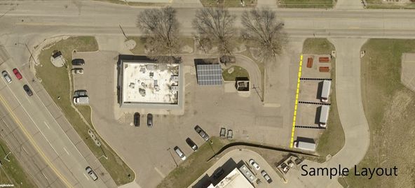 Gordon Drive Outlot : 4243 Gordon Dr (parking lot), Sioux City, IA 51106